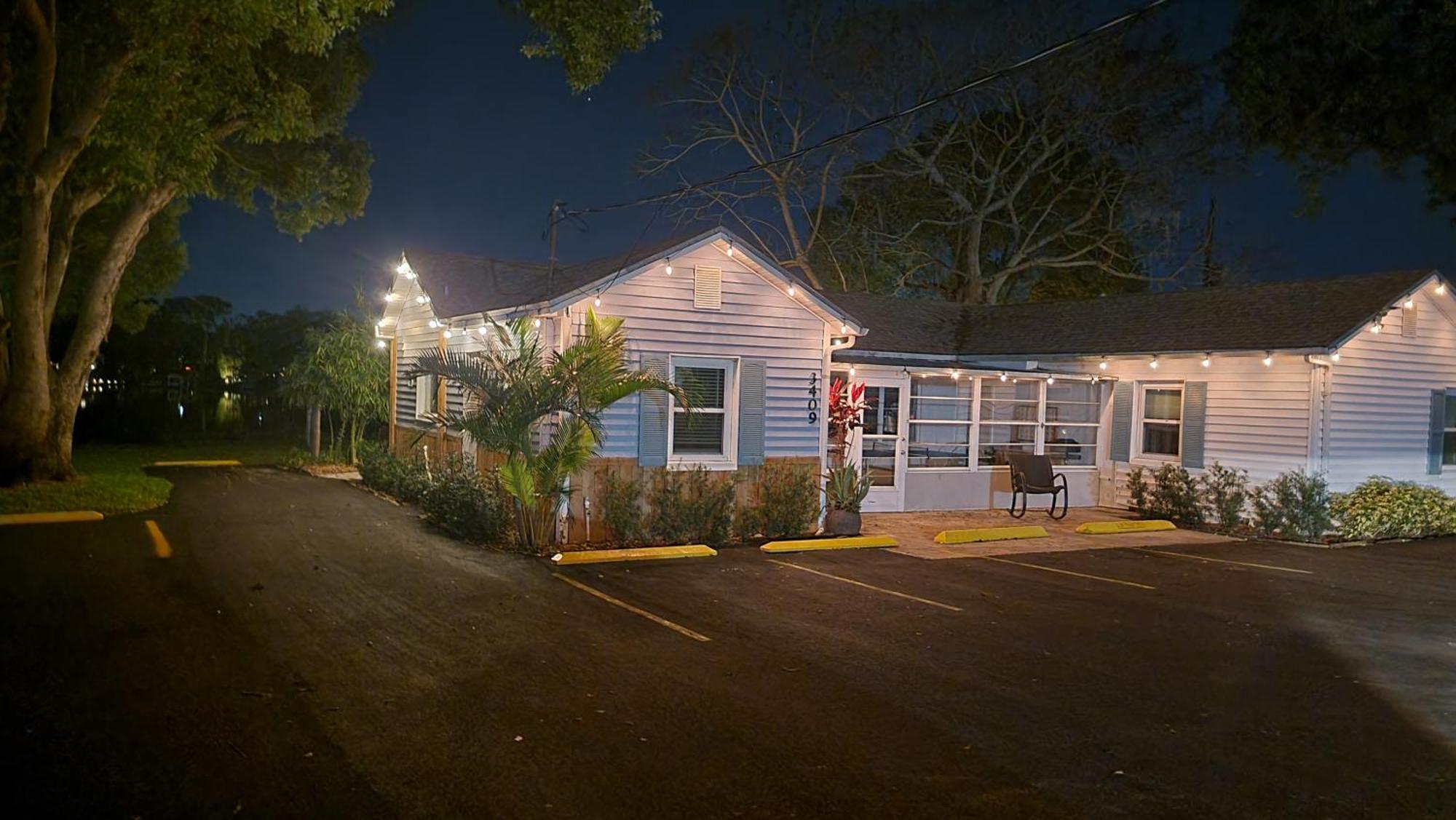 Orlando Lakefront Tiny Houses Room photo